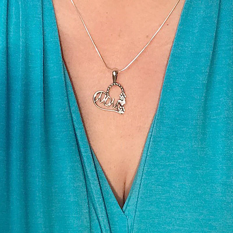 Pawsome Mom Pendant - Image 4